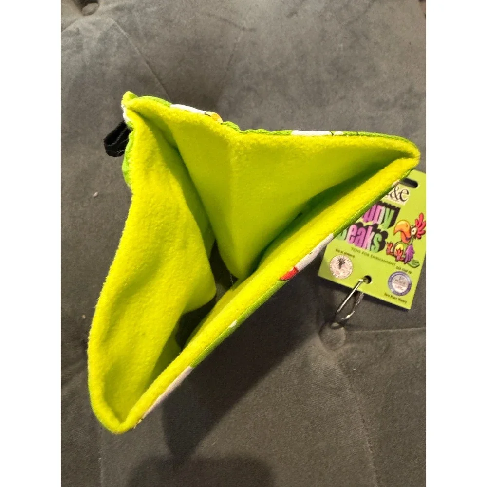 A&E Cage Co Happy Beaks Bird Hut Small Green New HB1507M Chick Pattern Fleece